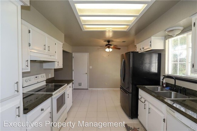 Foto del edificio - 4 br, 3 bath House - 1610 Evette Court