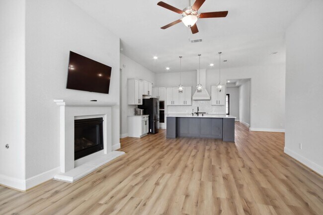 Building Photo - 3 Bedroom Single Family in Conroe