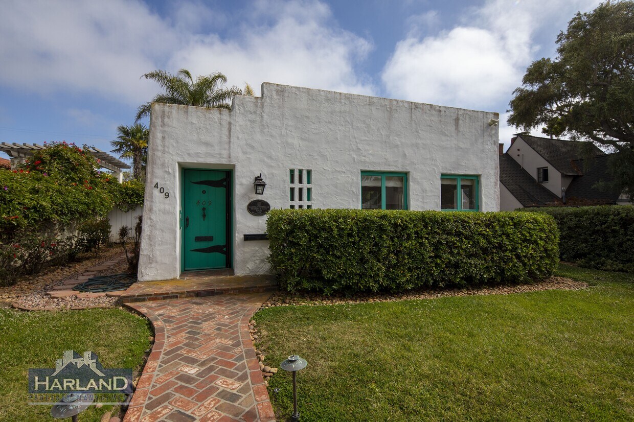 Primary Photo - 409 Dunemere Dr