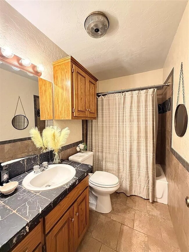 Foto del edificio - 800 NE 17th Ct
