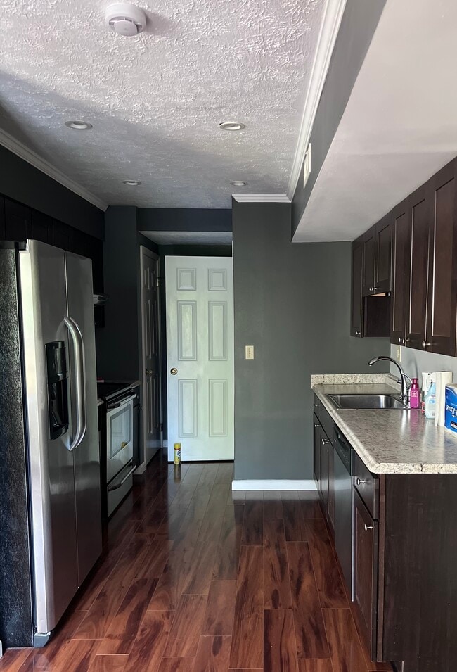 Building Photo - 22304 River Walk Ln
