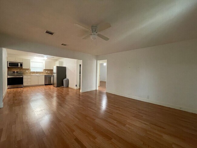 Foto del edificio - 2 Bedroom 1 Bath Home in Fort Worth