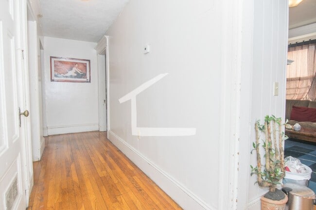 Photo - 2Br/1Bth, Available Sep. 1, 2026. Great for a rommate students. MUST SEE!! House