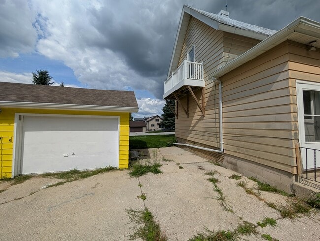 Building Photo - N3130 Wisconsin 32, Unit N3132