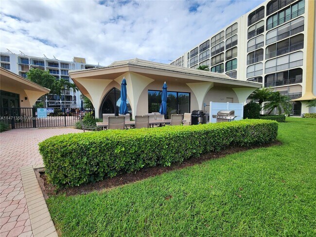 Foto del edificio - 1631 Riverview Rd