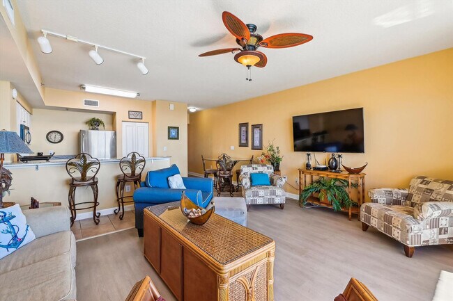 Building Photo - 9900 S Thomas Dr