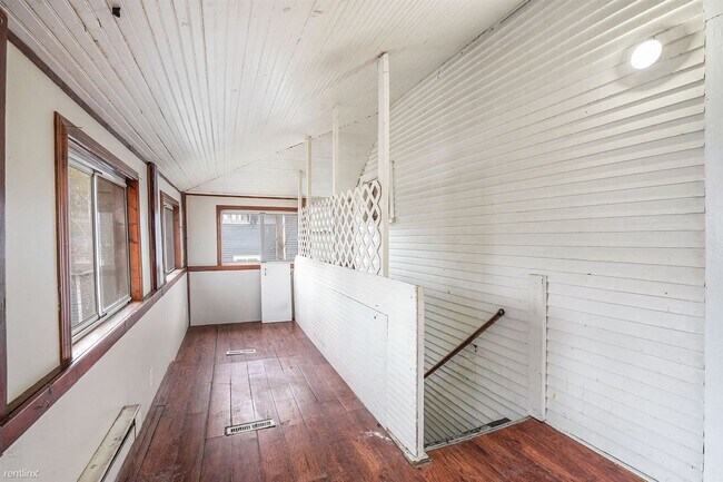 Building Photo - 2 br, 1 bath Duplex - 37 Caledonia St NE U...