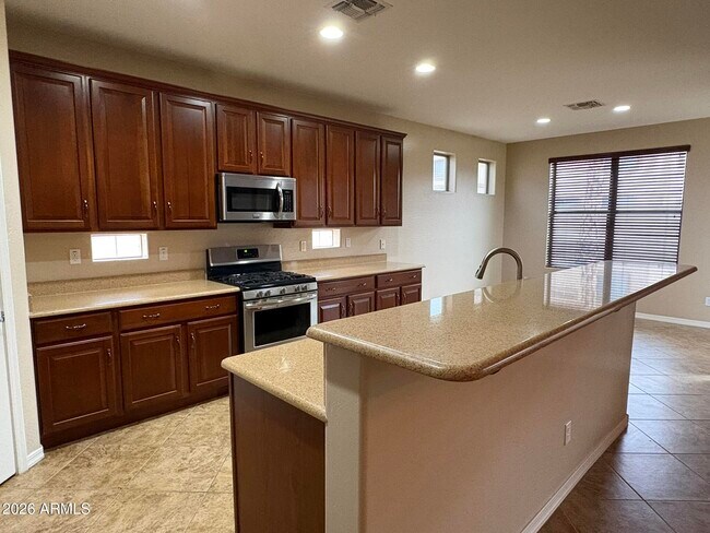 Foto del edificio - 15685 W Glenrosa Ave