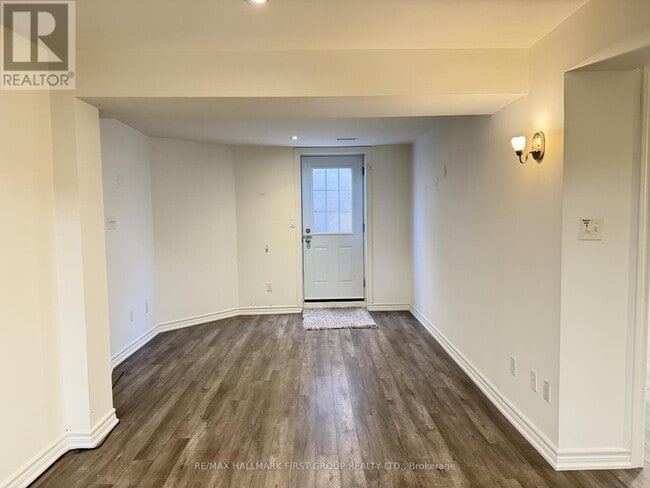 Building Photo - 46 Welsh St
