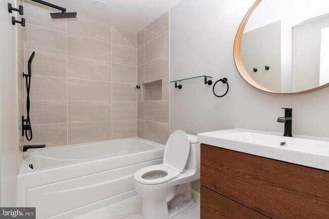 Foto del edificio - 13205 Black Walnut Ct