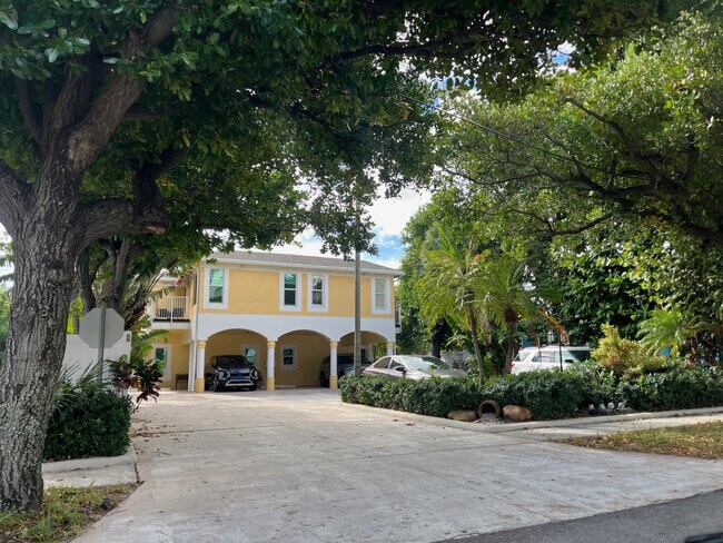 Foto del edificio - 1948 NE 2nd St