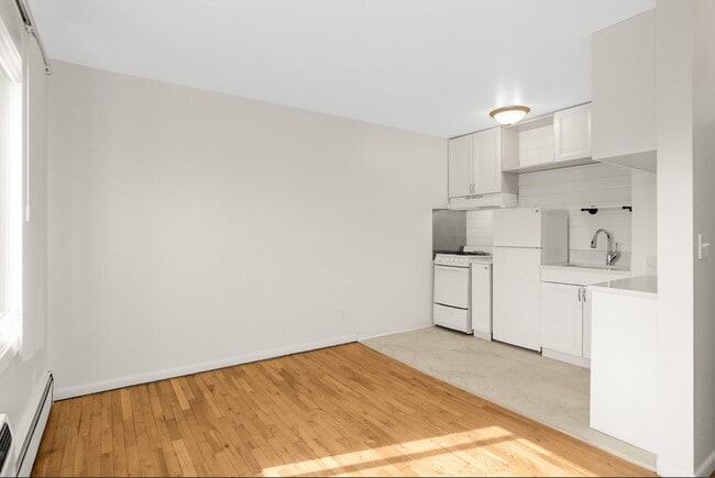 Building Photo - 3308 Girard Ave S
