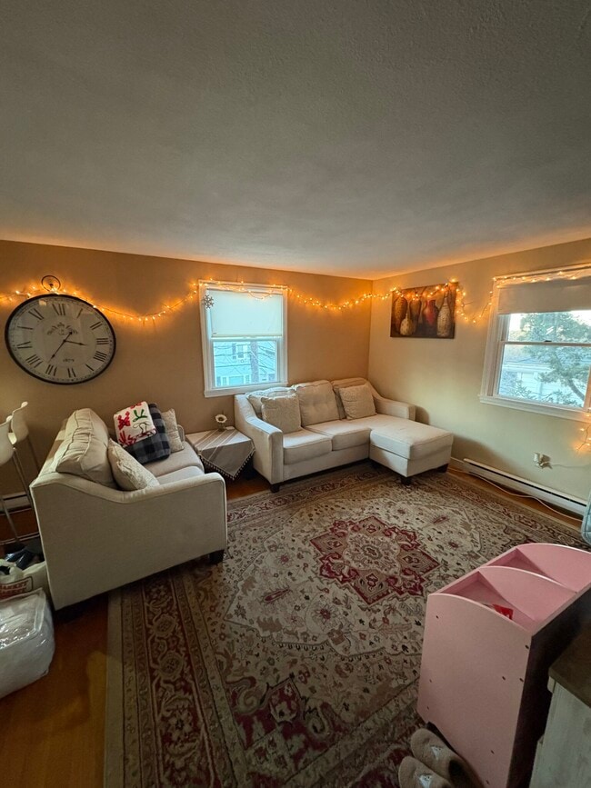 Building Photo - 92 Sylvia St