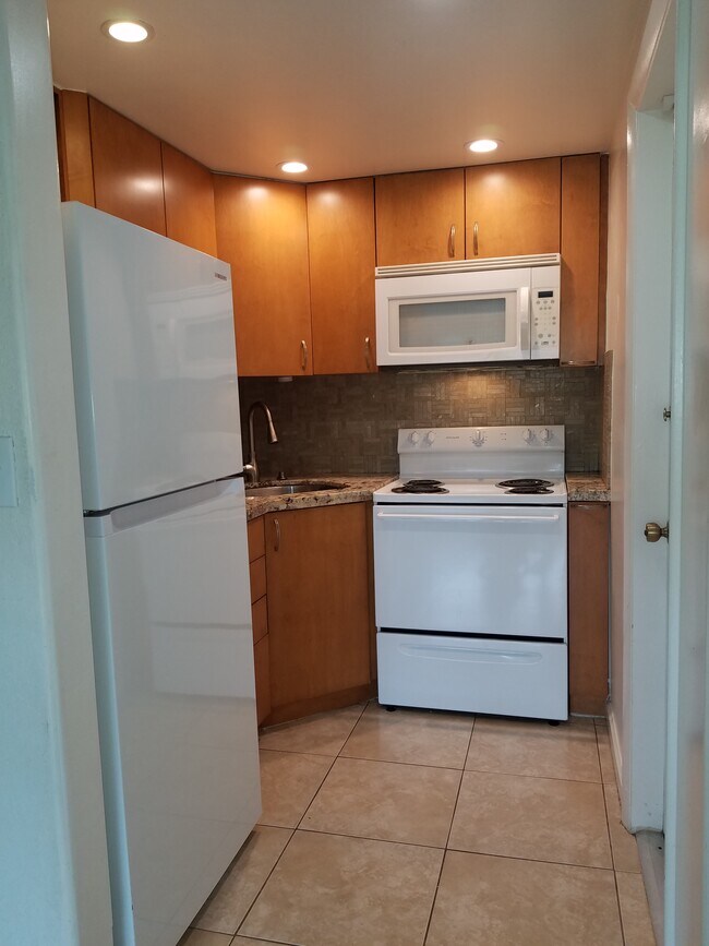 Foto del edificio - 280 S Cypress Rd