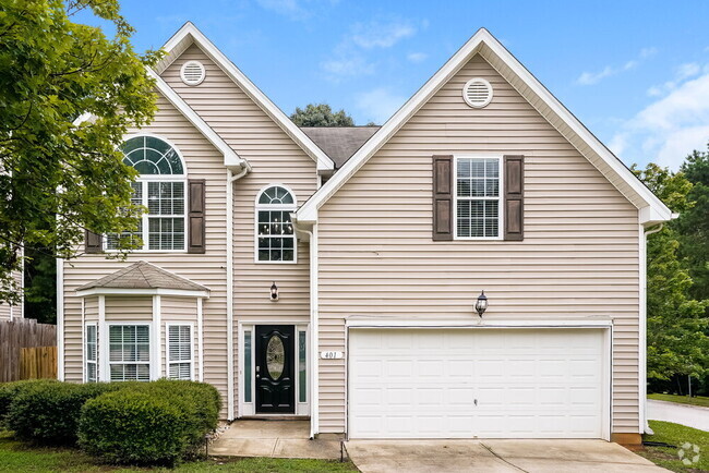 Building Photo - 401 Pyracantha Dr