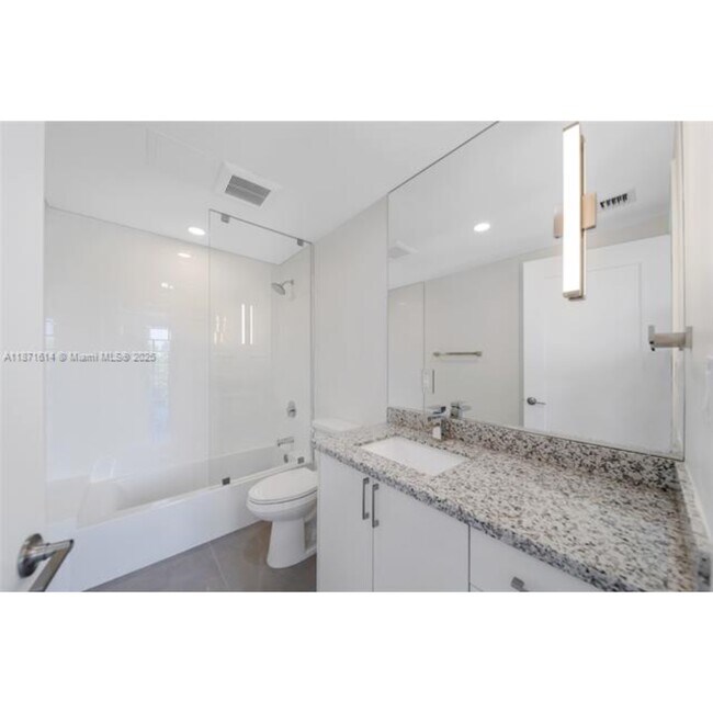 Foto del edificio - 1536 NW 15th Ave