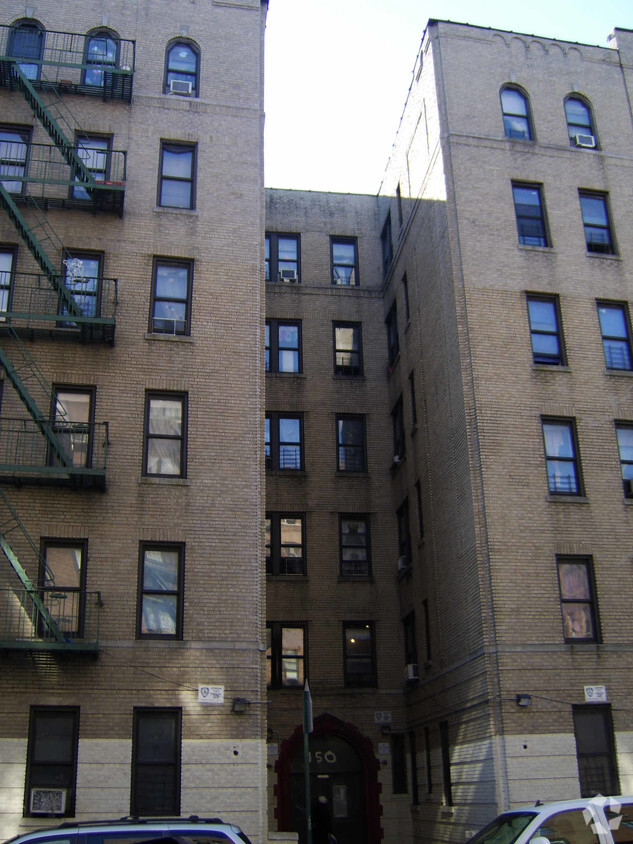 Building Photo - 150 E 182nd St