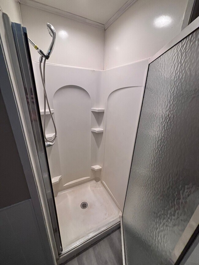 Building Photo - 6 Clachan Pl