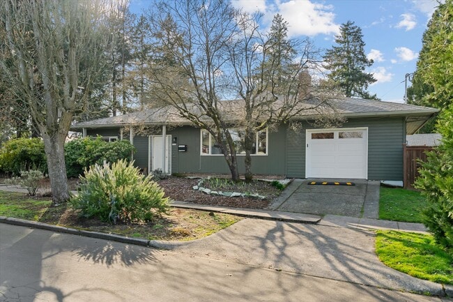 Building Photo - 7309 N Wilbur Ave