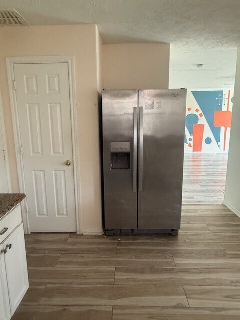 Foto del edificio - 2430 Glenholly Park Dr