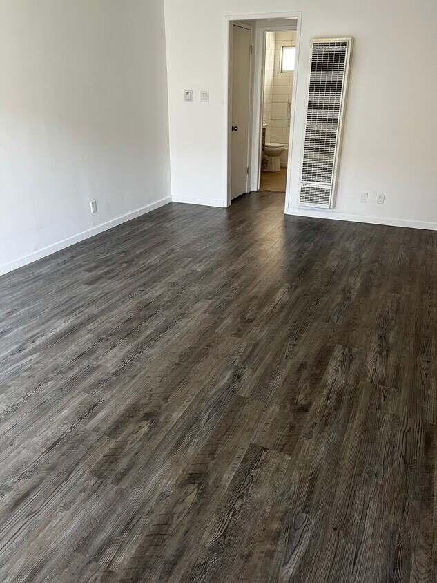 Living Room 2 - 1626 N Hobart Blvd