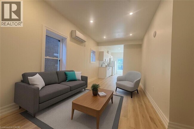 Photo du bâtiment - 27 Queenston St