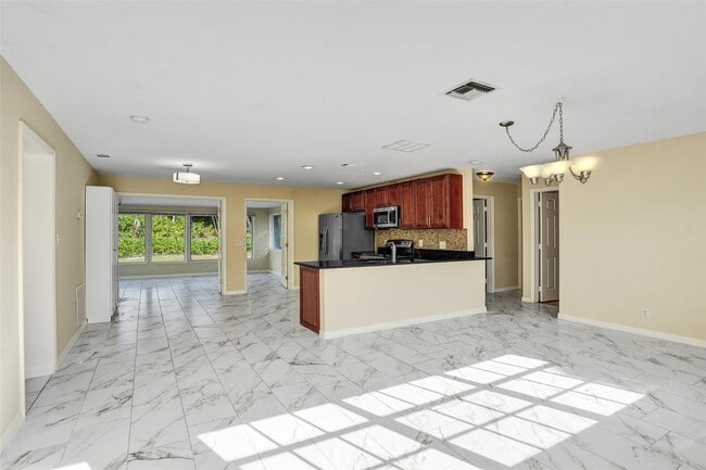 Building Photo - 249 NW 4th Diagonal