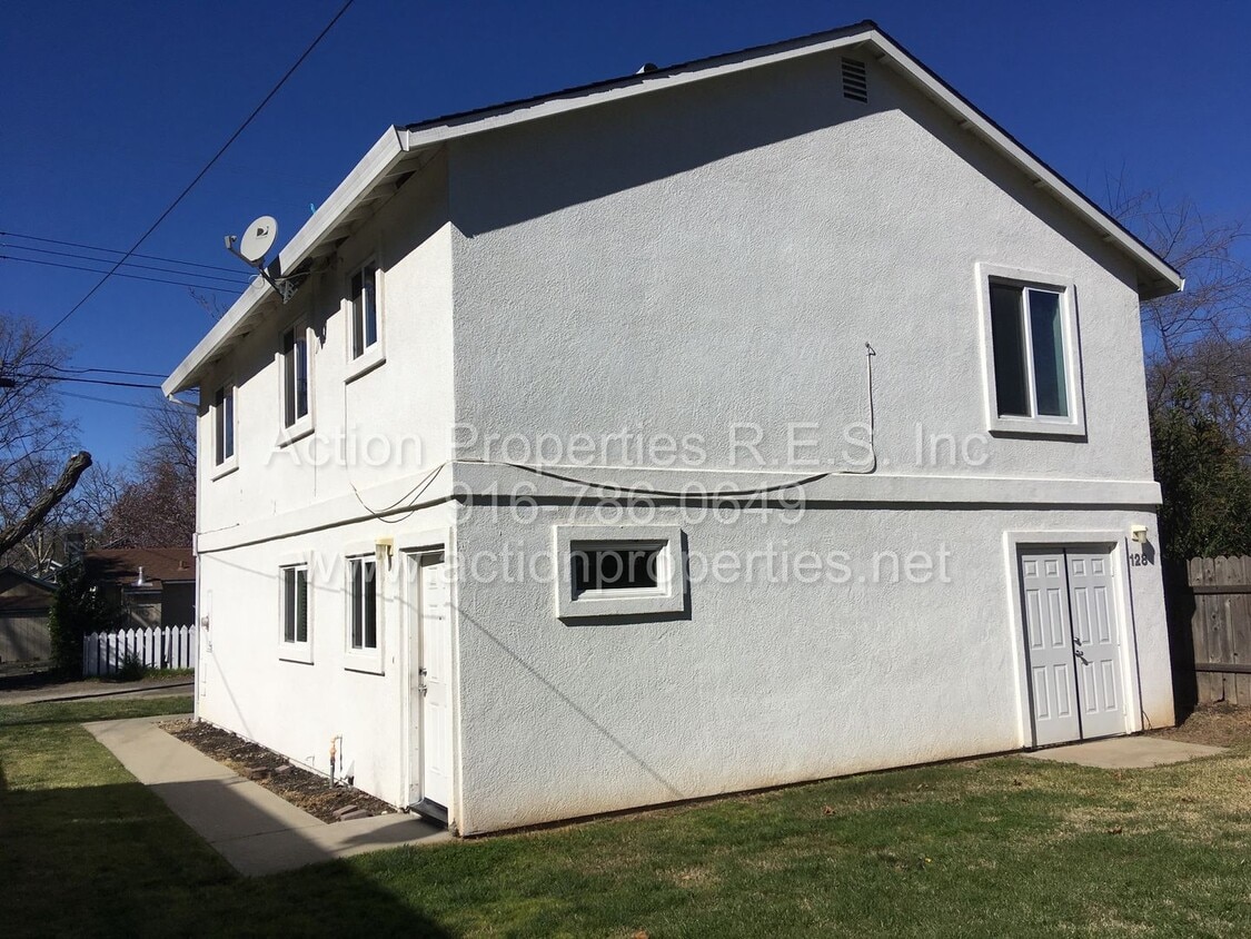 Primary Photo - Updated Downtown Roseville Home - 2 Bed, 2...