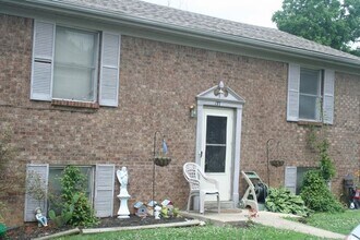 Building Photo - 137 Bolton Ave