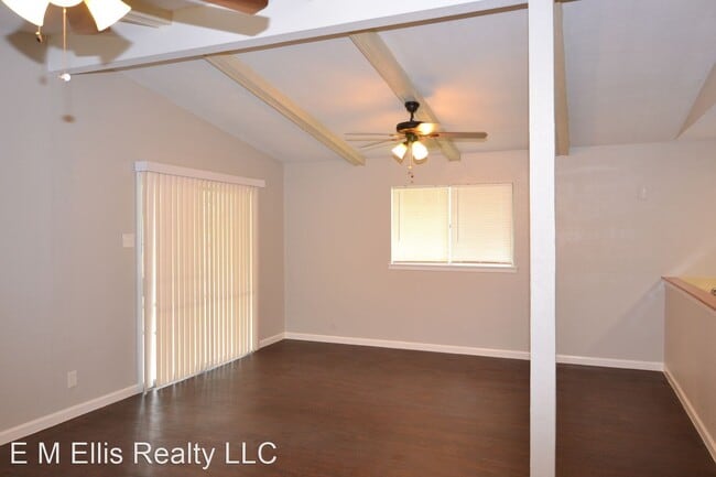 Building Photo - 3 br, 1 bath House - 5127 Village Green