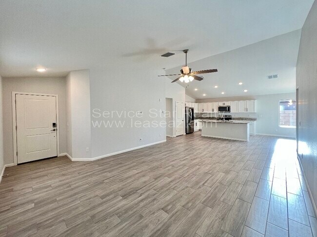 Foto del edificio - 1764 E Desert Breeze Pl