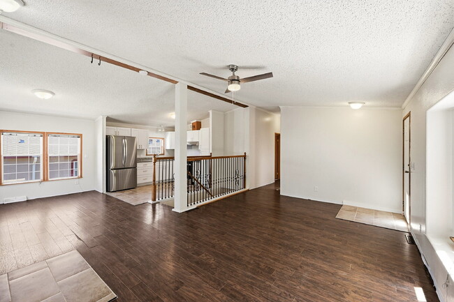 Photo - $2,595.95, 5 bed, 3.5 bath with a fenced back yard Apartment