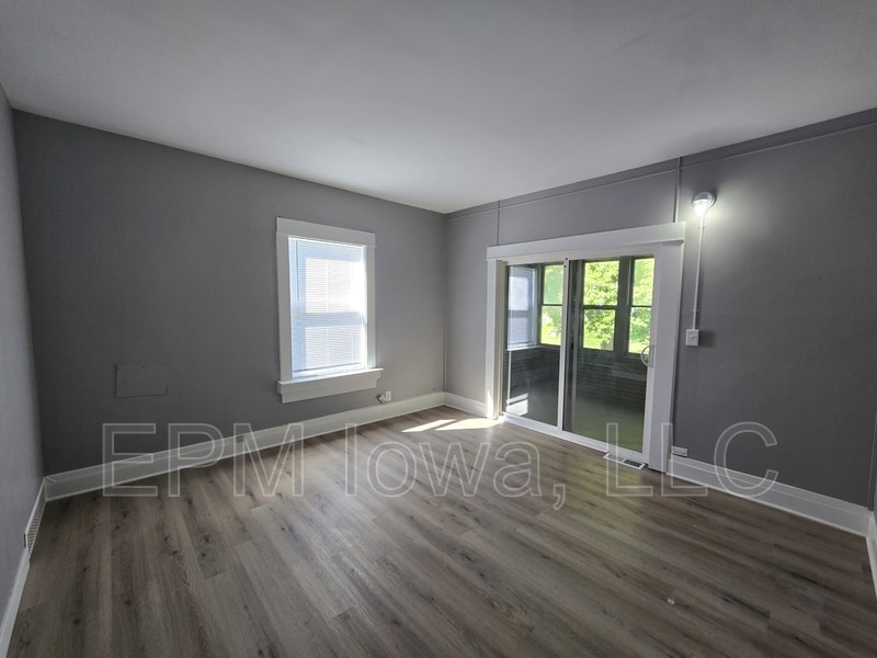 Foto principal - 733 Baltimore St