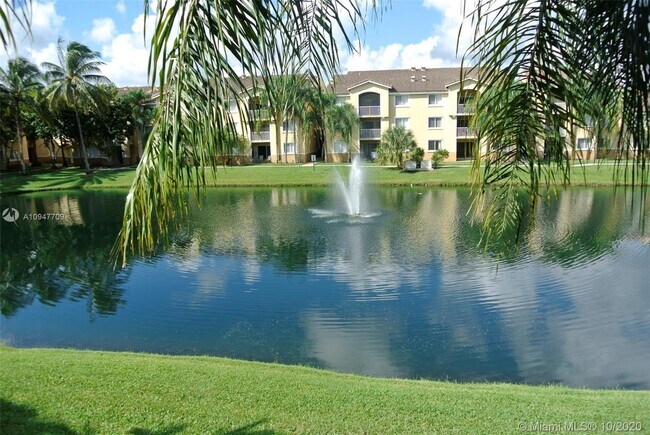 Building Photo - 2620 S University Dr