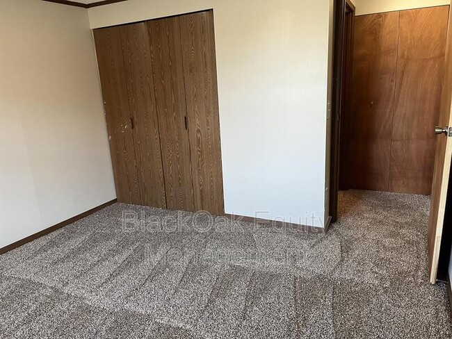 Building Photo - 108 Slate Run
