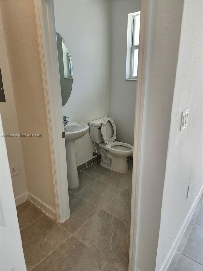 Building Photo - 2645 SE 17th St