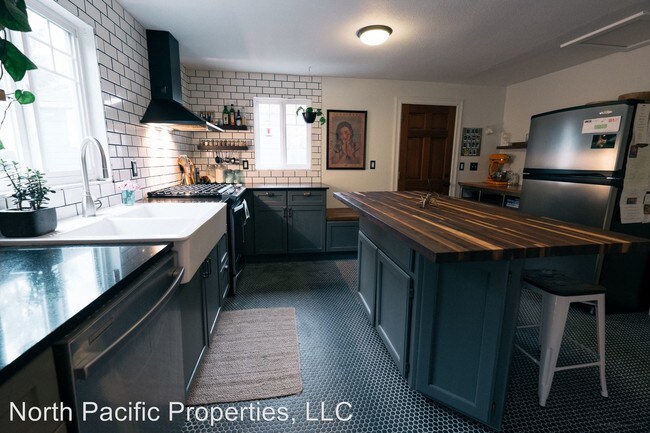 Foto del edificio - 3524 SW Ocean View Dr