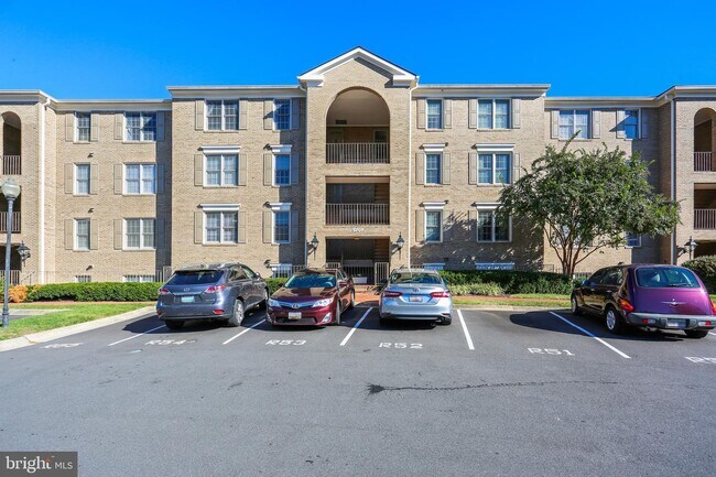 Foto del edificio - 5707 Brewer House Cir