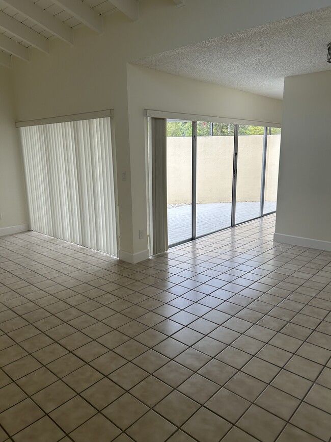 Building Photo - 2758 Foxfire Ct