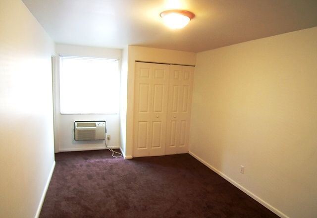 Building Photo - 1009 Bryden Rd