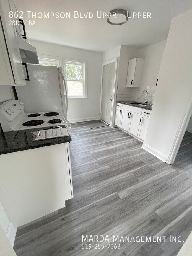 Photo du bâtiment - MODERN 2 BEDROOM/1 BATHROOM - EAST WINDSOR...