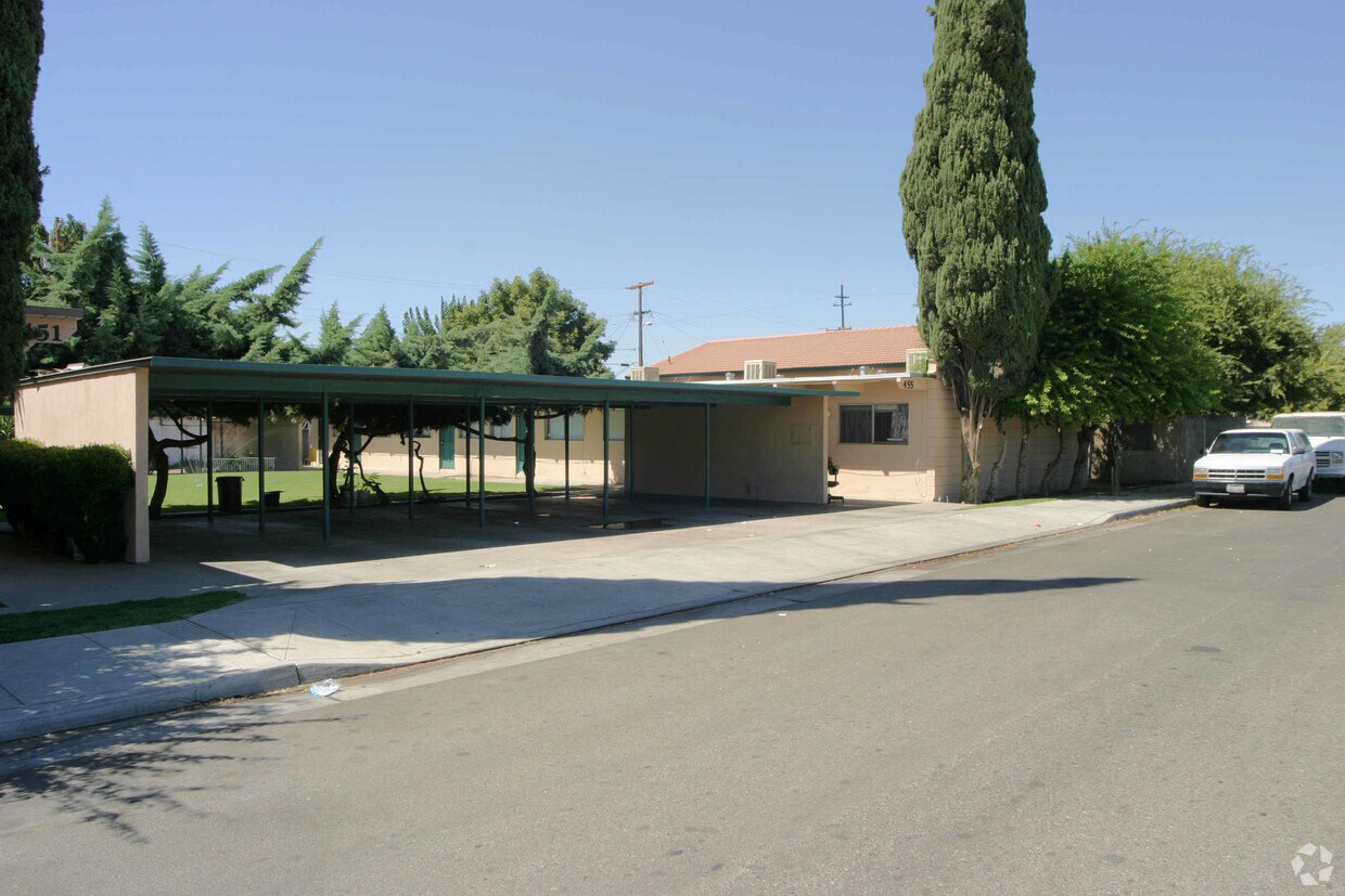 Primary Photo - 451-455 N Diana St