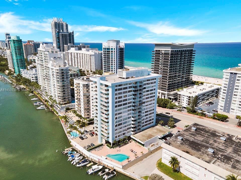 Primary Photo - 5838 Collins Ave