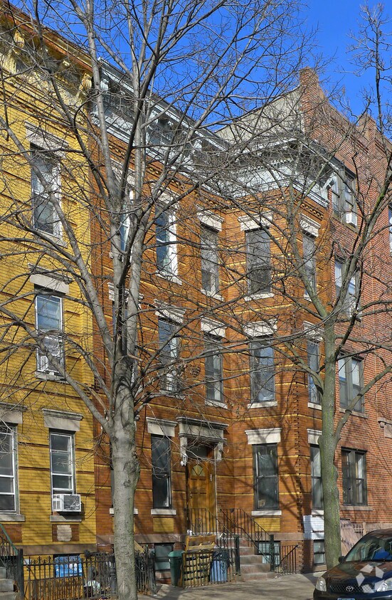 Building Photo - 17-21 Woodbine St