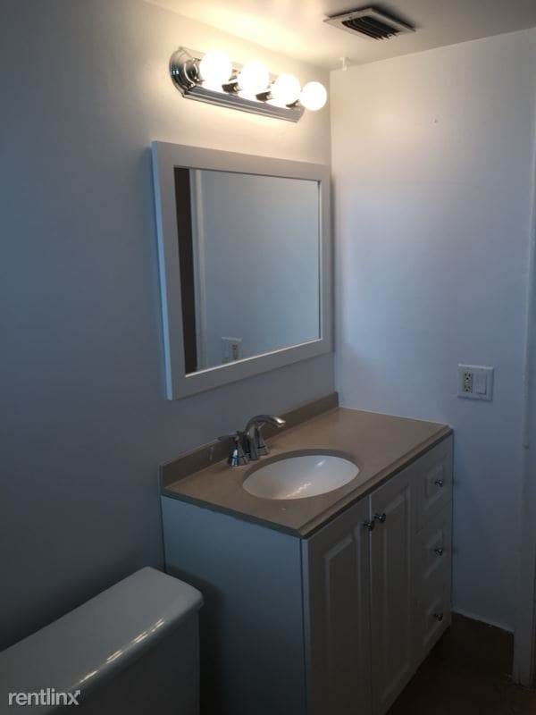 Building Photo - 1 br, 2 bath Condo - 1701 washington st