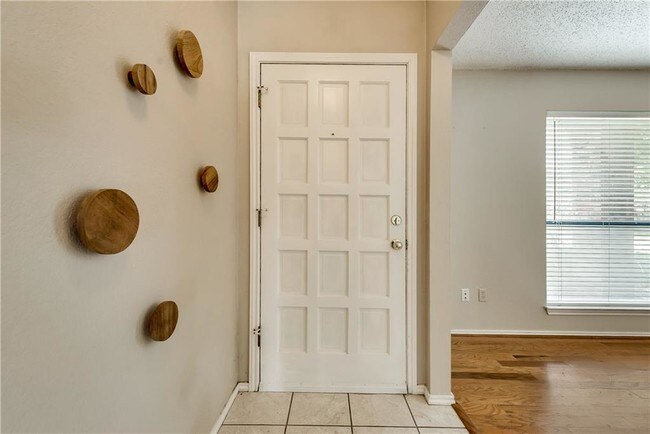 Building Photo - 904 Filmore Dr