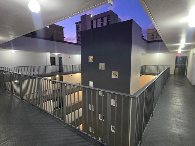Foto del edificio - 546 SW 1st St