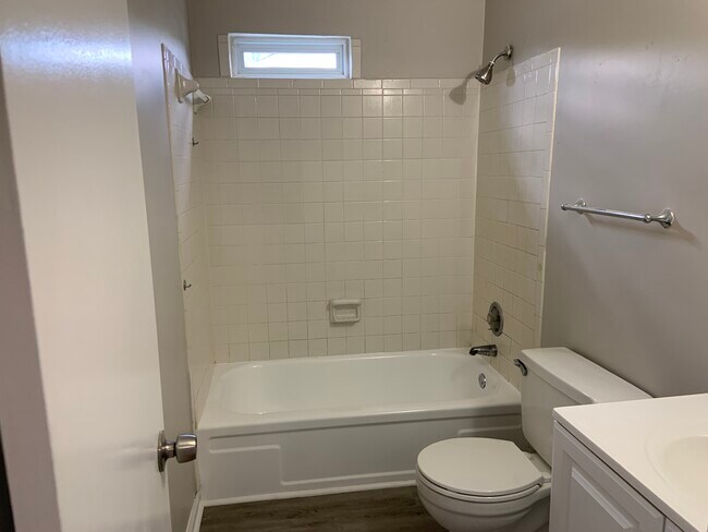 Foto del edificio - 520 E Virginia Ave