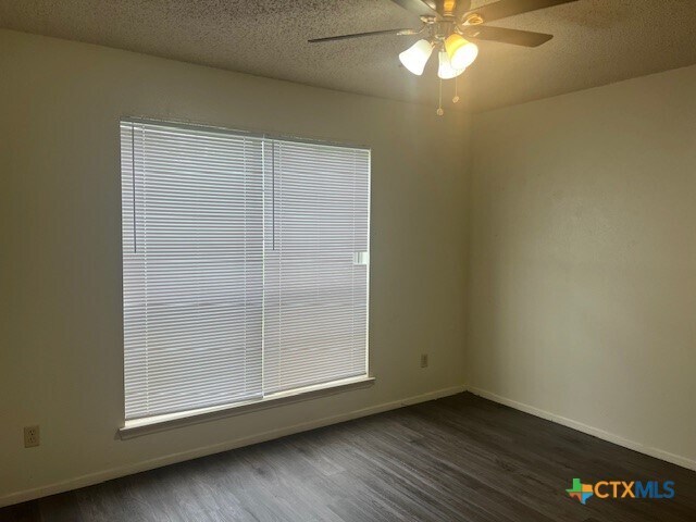 Foto del edificio - 903 S Magnolia Ave