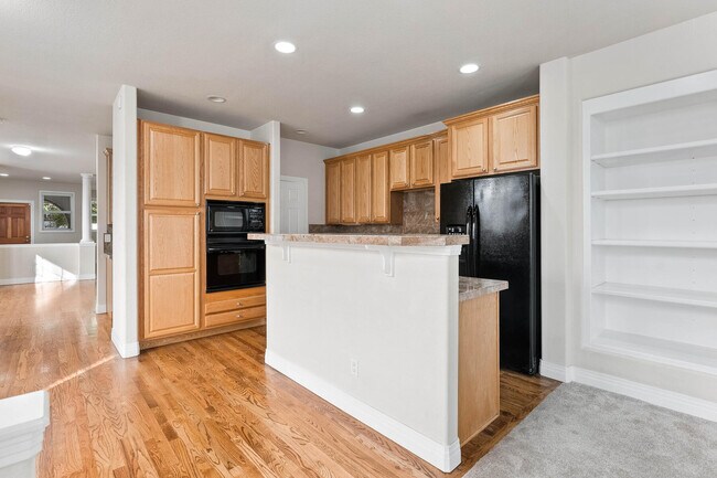 Building Photo - 55 S Jackson St
